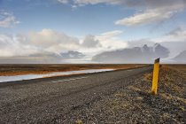 Estrada com geleira Skaftafell — Fotografia de Stock
