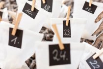 Sacchetti di carta con segni numerici — Foto stock
