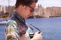 Мужская камера проверки туристов, гавань Та Xbiex, Гзира, Мальта — стоковое фото
