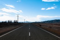 Paved road in landscape — Stock Photo