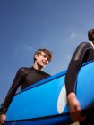 Surfista de fato de mergulho — Fotografia de Stock