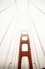 Goldene Torbrücke im Nebel — Stockfoto
