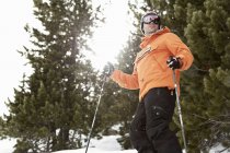Mid adult male skier standing on mountainside, Obergurgl, Austria — Stock Photo