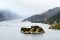 Malerischer Blick auf die Insel am Lysefjord, Rogaland County, Norwegen — Stockfoto