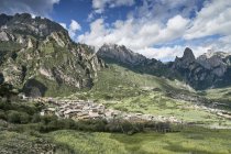 Вид з повітря на гірський хребет і хагану — стокове фото