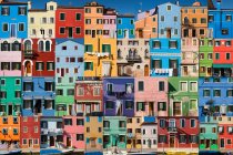 Вид колажу барвистих будівель — стокове фото