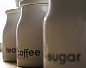 Банки для кофе, чая и сахара — стоковое фото