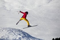 Saut à ski féminin à Kuhtai, Tyrol, Autriche — Photo de stock