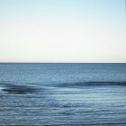 Orizzonte tra mare blu e cielo blu — Foto stock