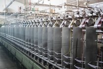Maschinen, die Seile in der Fabrik herstellen — Stockfoto