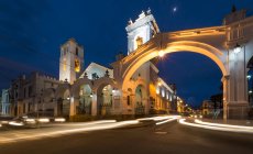 Iglesia de San Francisco di notte, Sucre, Bolivia, Sud America — Foto stock