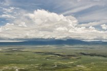 Vista elevada das nuvens sobre a paisagem, Ngorongoro, Arusha, Tanzânia, África — Fotografia de Stock