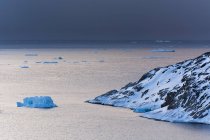 Icebergs en Ilulissat icefjord, Disko Bay, Groenlandia - foto de stock