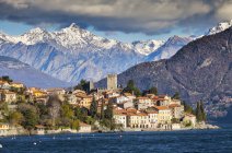 Vista de las montañas y el Lago de Como, Italia - foto de stock