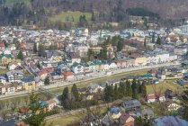 Vista ad angolo alto della città e del fiume Ischl, Bad Ischl, Austria — Foto stock