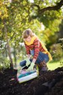 Gartenarbeit auf dem Hof — Stockfoto