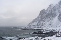 Tormenta de nieve en la costa, Islas Lofoten y Vesteralen, Noruega - foto de stock