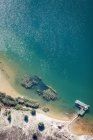 Вид с воздуха на береговую линию — стоковое фото