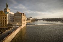 Вид на реку Влтаву в городе Фюгге, Чехия — стоковое фото