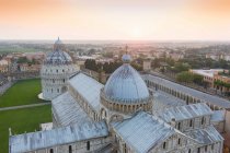 Vista aérea de la Catedral de Pisa, Pisa, Toscana, Italia - foto de stock