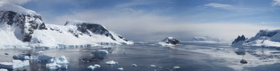 Vista panorámica de la bahía de Wilhelmina, Antártida - foto de stock