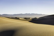 Rippled мескіт плоских піщані дюни в Національний парк Долина смерті, Каліфорнія, США — стокове фото