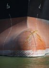 Nahaufnahme des Schiffsbugs auf dem Meer, Zeewolde, Flevoland, Niederlande — Stockfoto