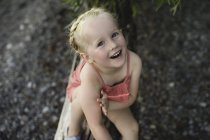 Porträt eines süßen Mädchens am Ontariosee, Oshawa, Kanada — Stockfoto