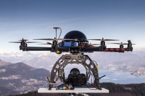 Drone, primer plano, Stresa, Piamonte, Italia - foto de stock