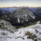 Snow covered mountain peaks, cascade mountain range, Diablo, Washington, USA — Stock Photo