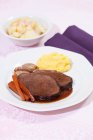Plate of beef with potatoes — Stock Photo