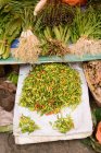 Légumes à vendre au marché — Photo de stock