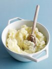 Ciotola di purè di patate — Foto stock