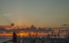 Vista elevada do pôr do sol sobre Miami Port, Florida, EUA — Fotografia de Stock