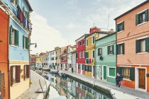 Traditional multicolored houses and canal, Burano, Venice, Italy — Stock Photo