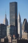Osservando la vista dei grattacieli di New York di giorno — Foto stock