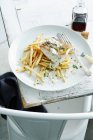 Plate of fish and chips — Stock Photo