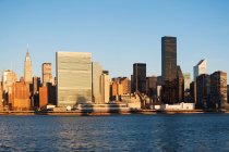 New York City skyline and waterfront — Stock Photo