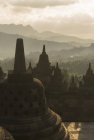 Vista sul tetto del tempio buddista di Borobudur — Foto stock