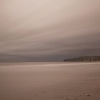 Beach, Hunmanby Gap guardando verso Flamborough Head, North Yorkshire, Regno Unito — Foto stock