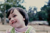 Portrait d'une petite fille — Photo de stock