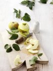 Інгредієнти для яблучної крихти — стокове фото