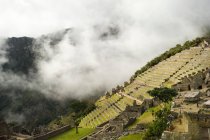 Nuvens baixas em Machu Picchu, Peru — Fotografia de Stock