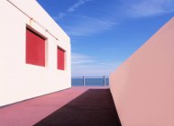 Sea and alley at Eastbourne — Stock Photo