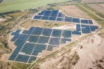 Senftenberg Solarpark, фотоэлектрическая электростанция — стоковое фото