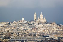 Монмартр и sacre coeur paris — стоковое фото