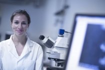 Portrait of female scientist in laboratory — Stock Photo