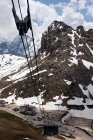 Silla elevadora, Pordoi Pass, Dolomitas, Italia - foto de stock