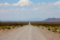 Straße in der Wüste des Death Valley — Stockfoto