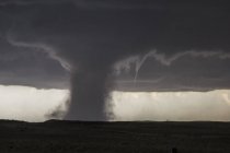 Vista del tornado muy polvoriento en Colorado - foto de stock
